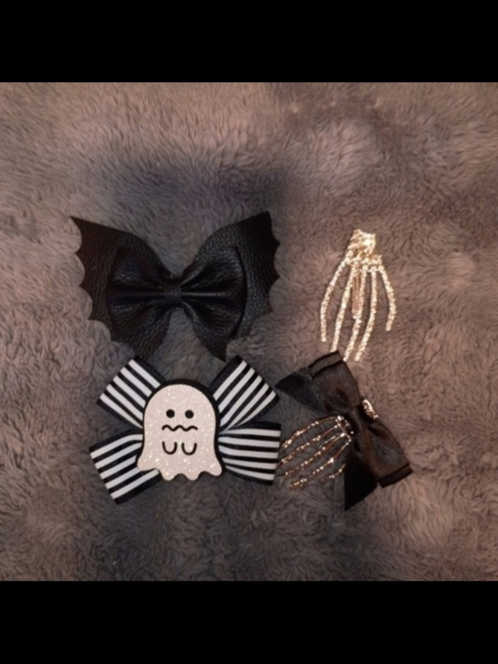 Gothic Hair Bow Set in Black and White